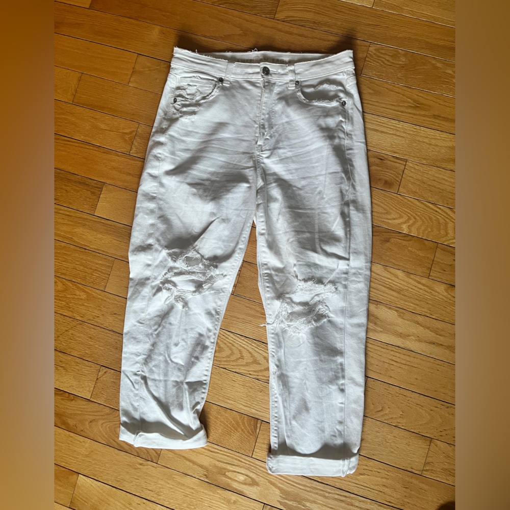 American Eagle Mom Stretch Jeans White Distressed Size 8 Short